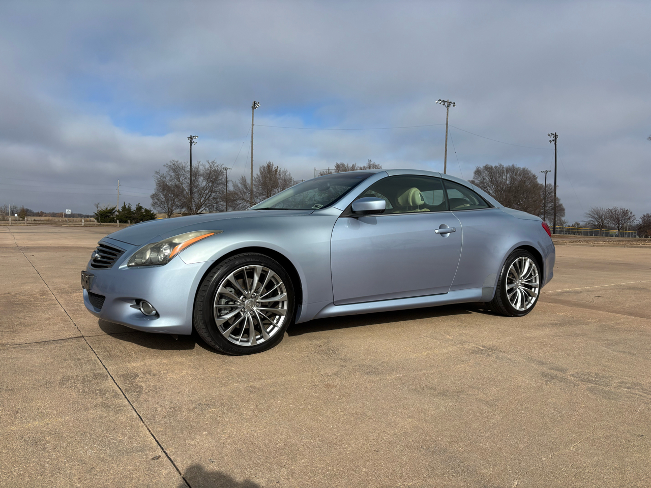 Infiniti G37 Convertible 2dr Base 2011