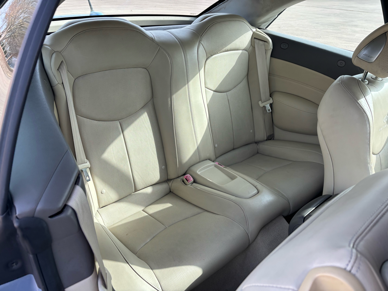 Infiniti G37 Convertible 2dr Base 2011