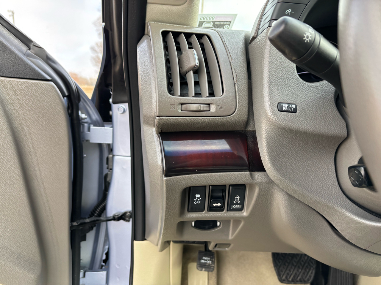 Infiniti G37 Convertible 2dr Base 2011