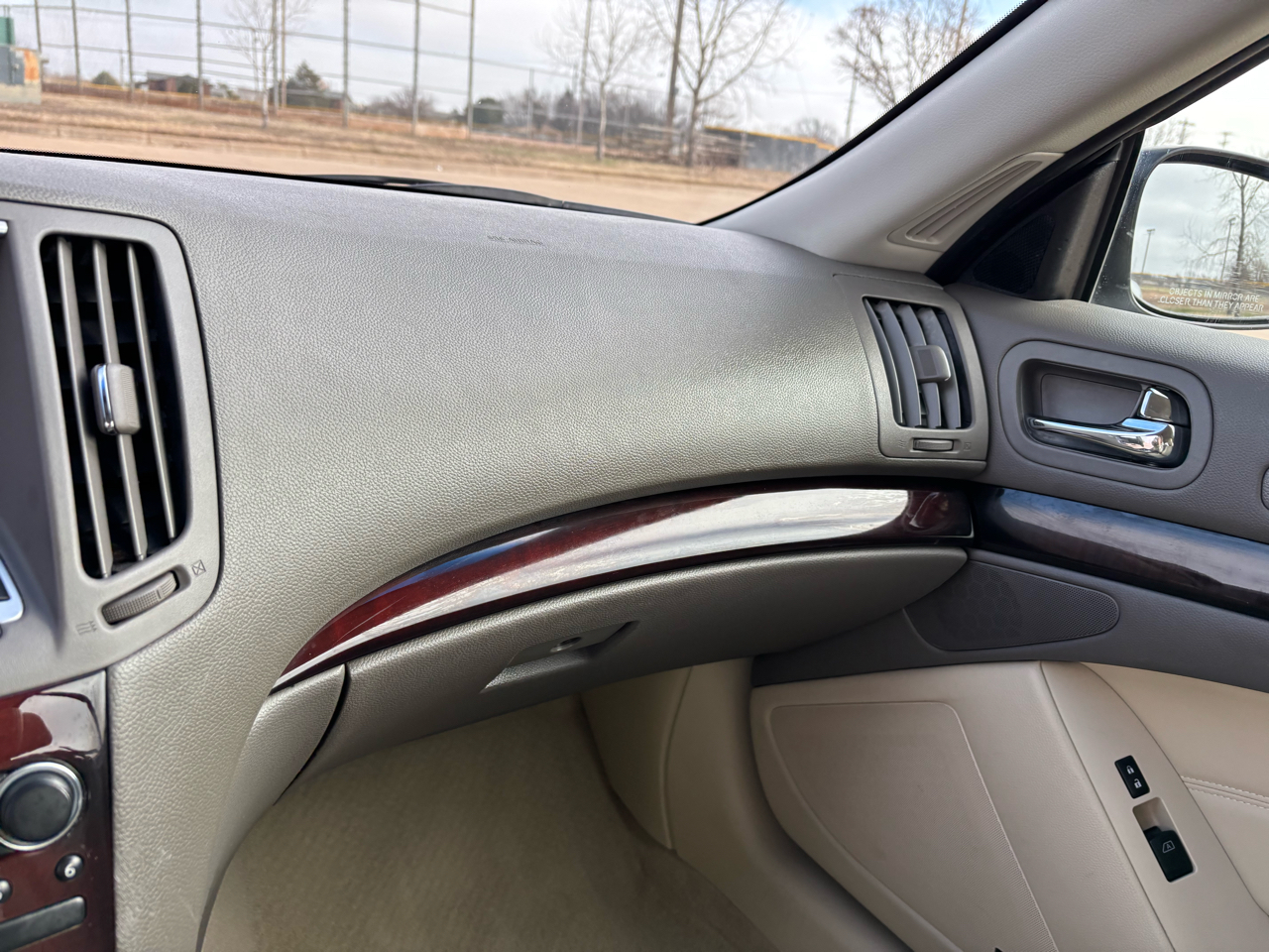 Infiniti G37 Convertible 2dr Base 2011