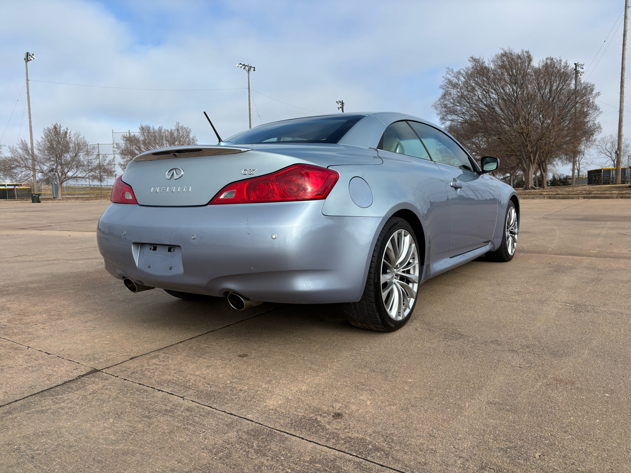 Infiniti G37 Convertible 2dr Base 2011