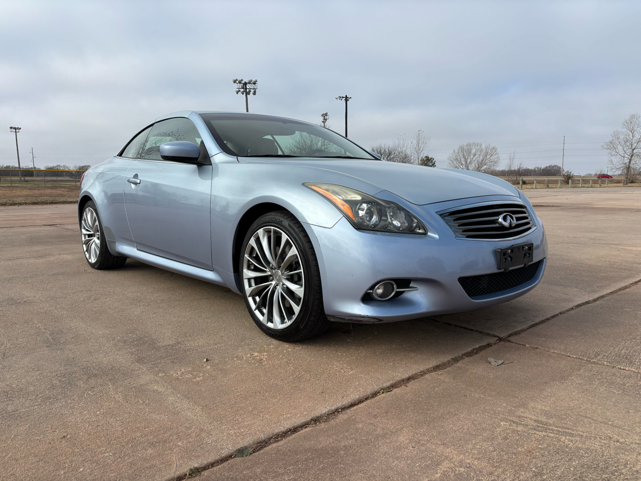 Infiniti G37 Convertible 2dr Base 2011