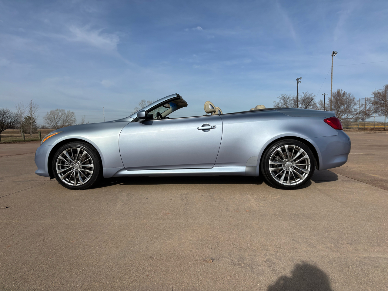 Infiniti G37 Convertible 2dr Base 2011