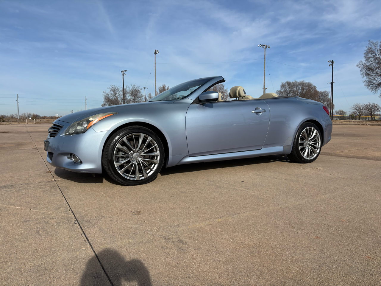 Infiniti G37 Convertible 2dr Base 2011