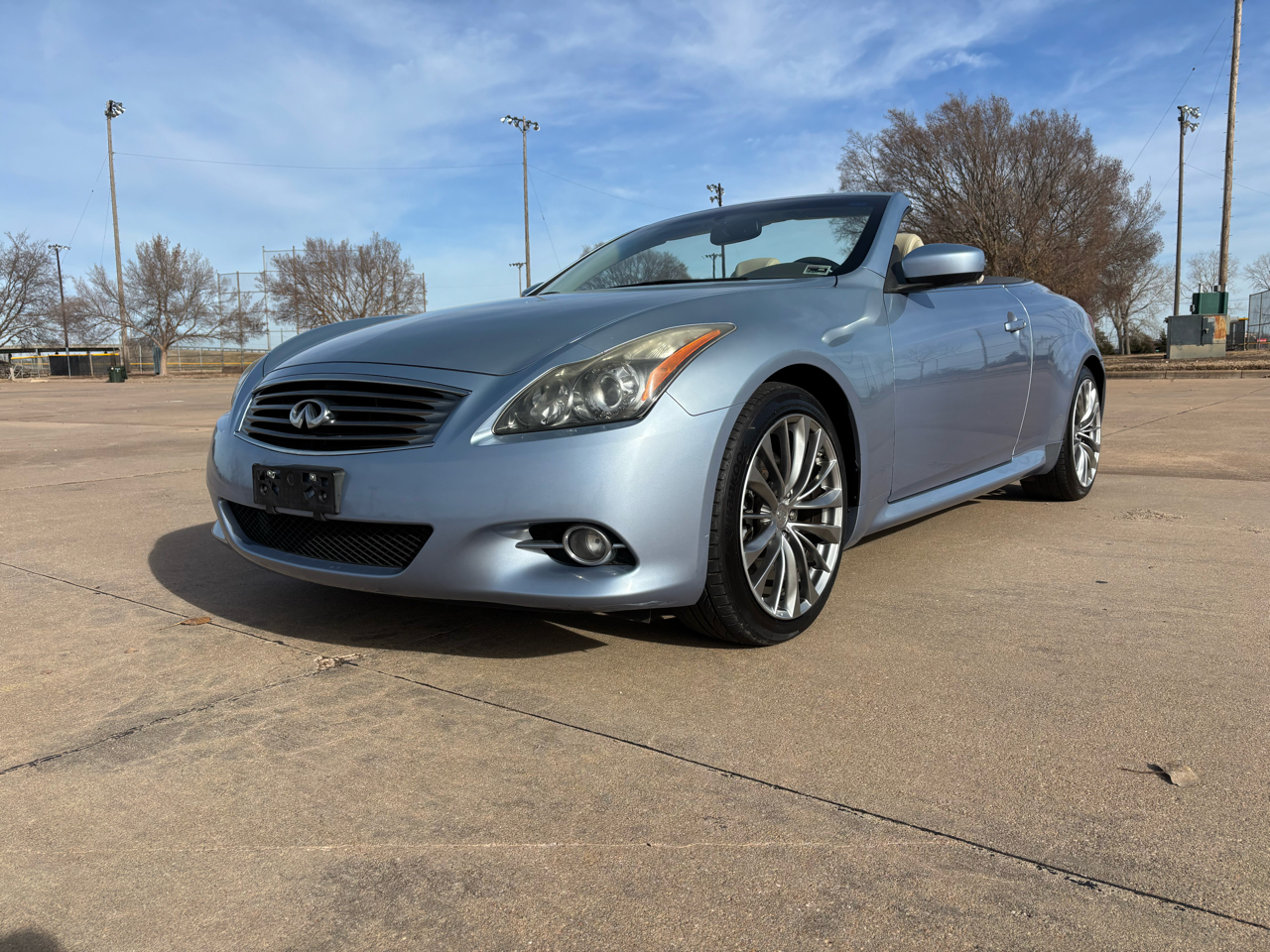 Infiniti G37 Convertible 2dr Base 2011