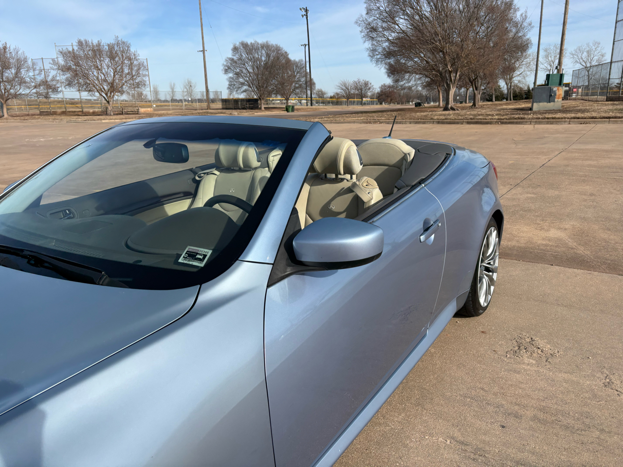 Infiniti G37 Convertible 2dr Base 2011