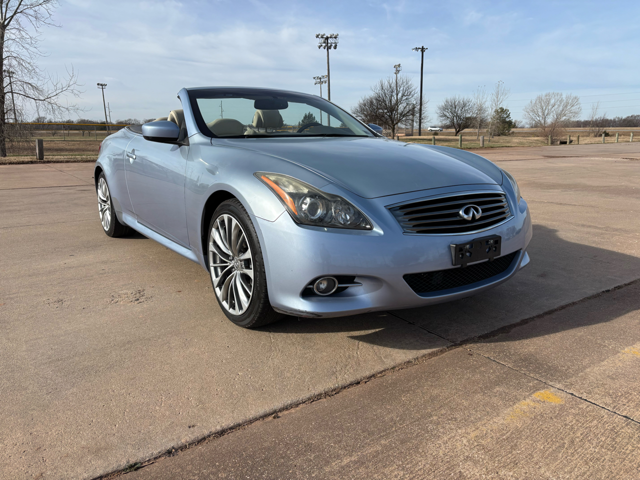 Infiniti G37 Convertible 2dr Base 2011