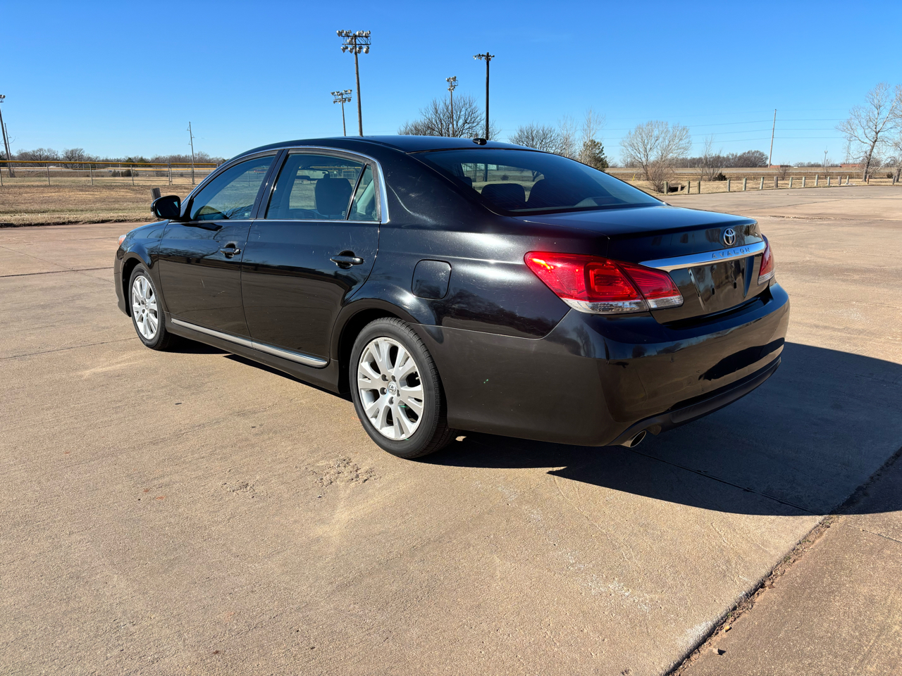 Toyota Avalon 4dr Sdn (Natl) 2012
