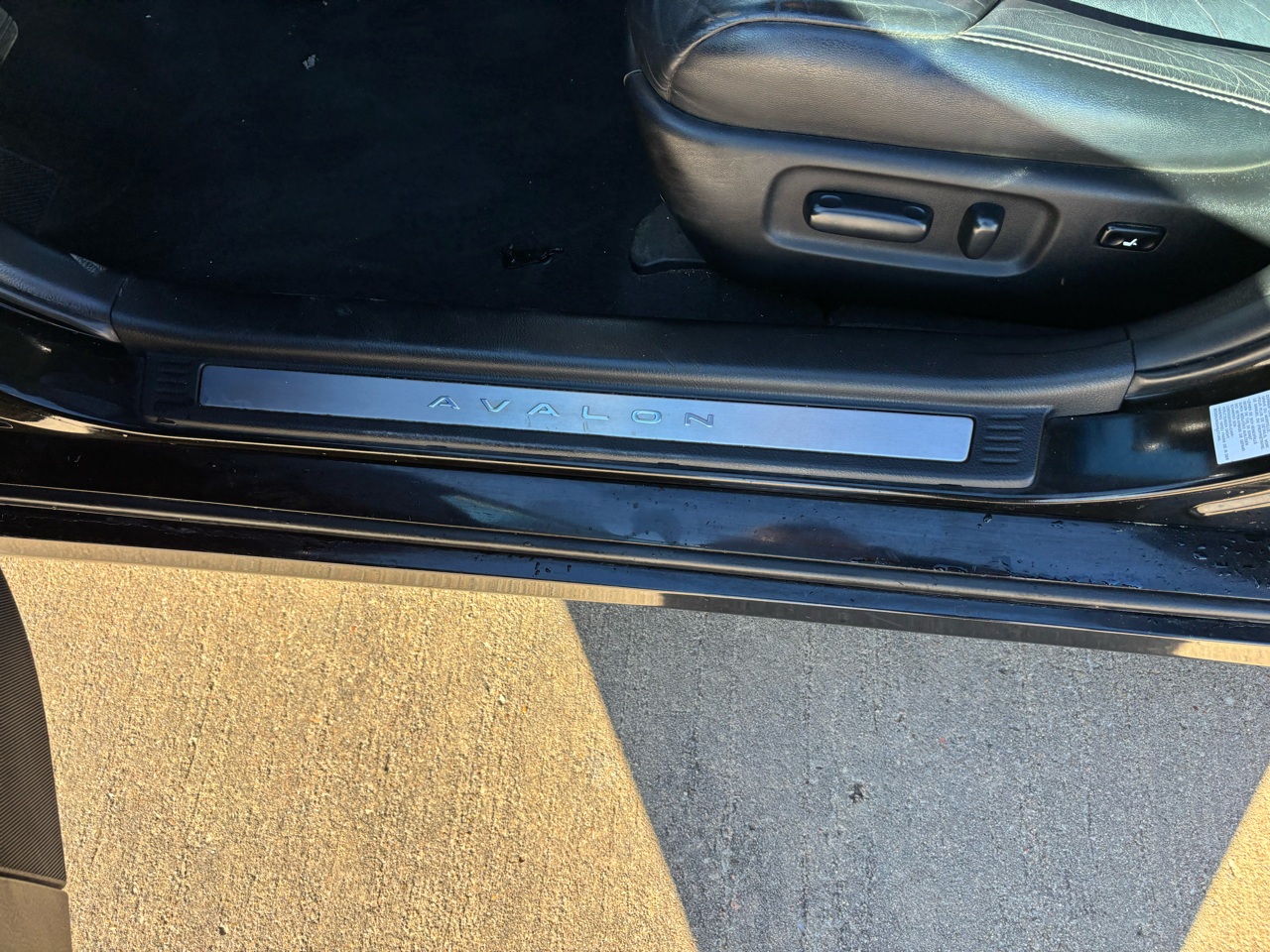 Toyota Avalon 4dr Sdn (Natl) 2012