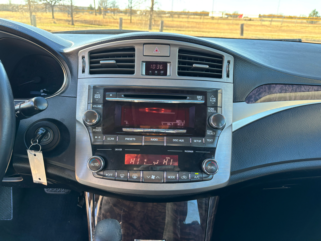 Toyota Avalon 4dr Sdn (Natl) 2012