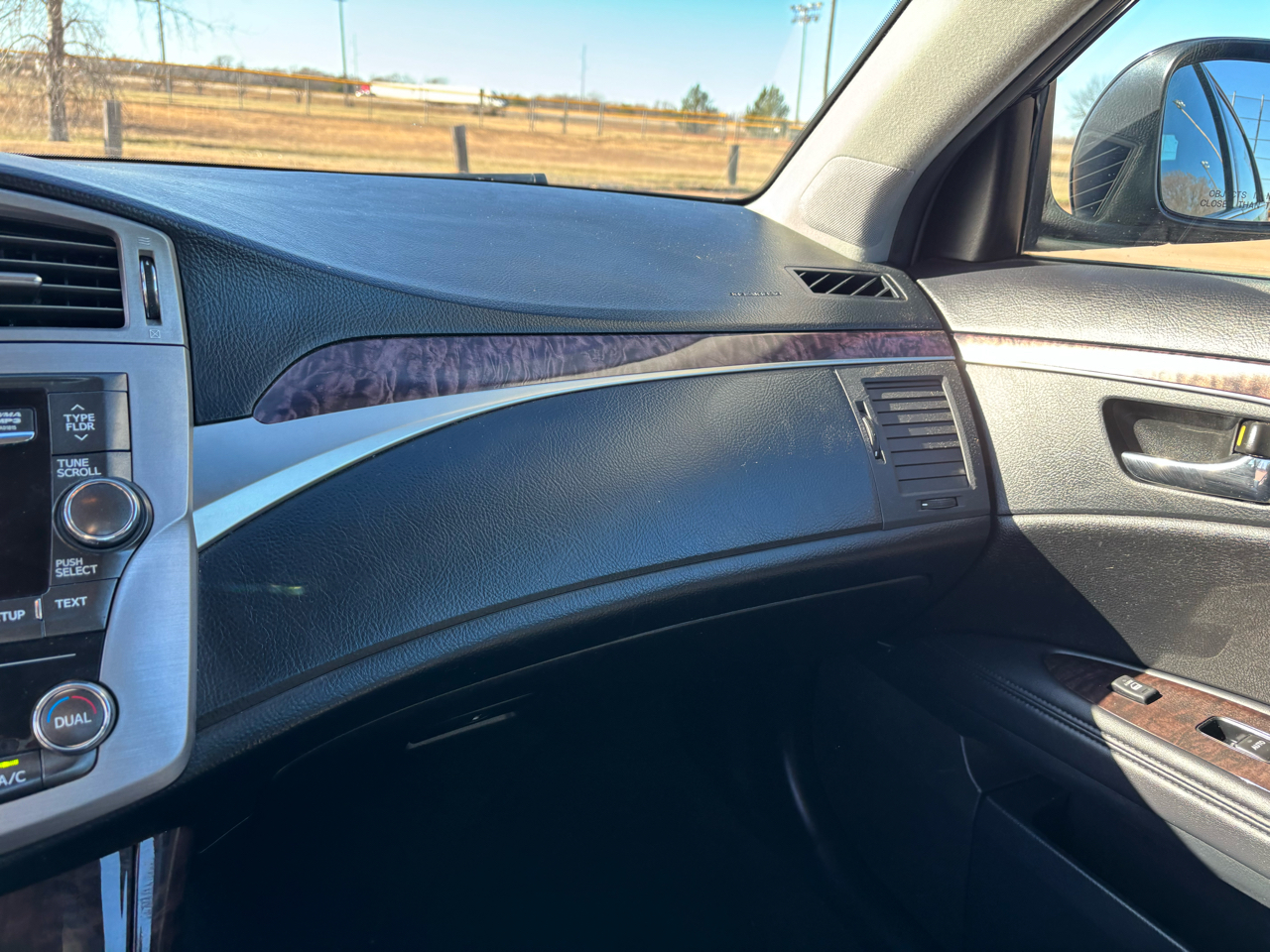 Toyota Avalon 4dr Sdn (Natl) 2012