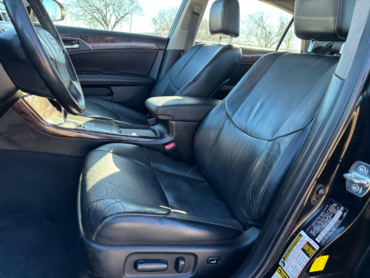 Toyota Avalon 4dr Sdn (Natl) 2012