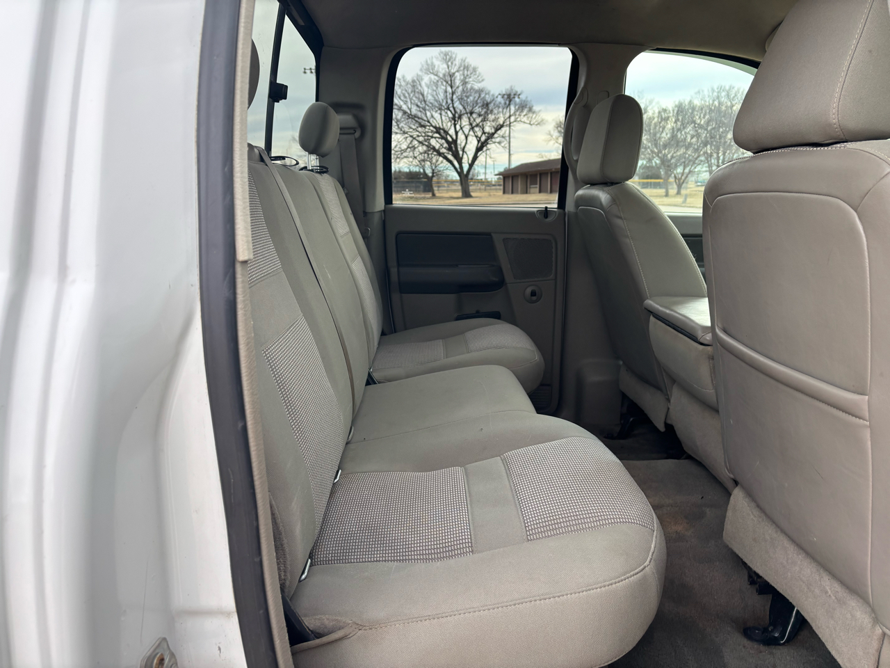 Dodge Ram 2500 2WD Quad Cab 140.5" SLT 2007