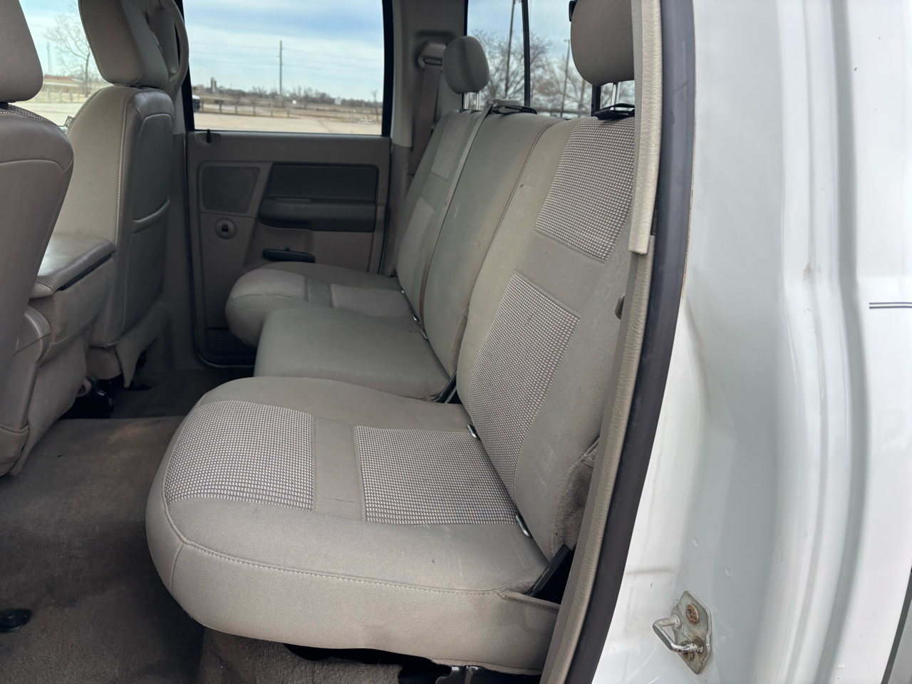 Dodge Ram 2500 2WD Quad Cab 140.5" SLT 2007