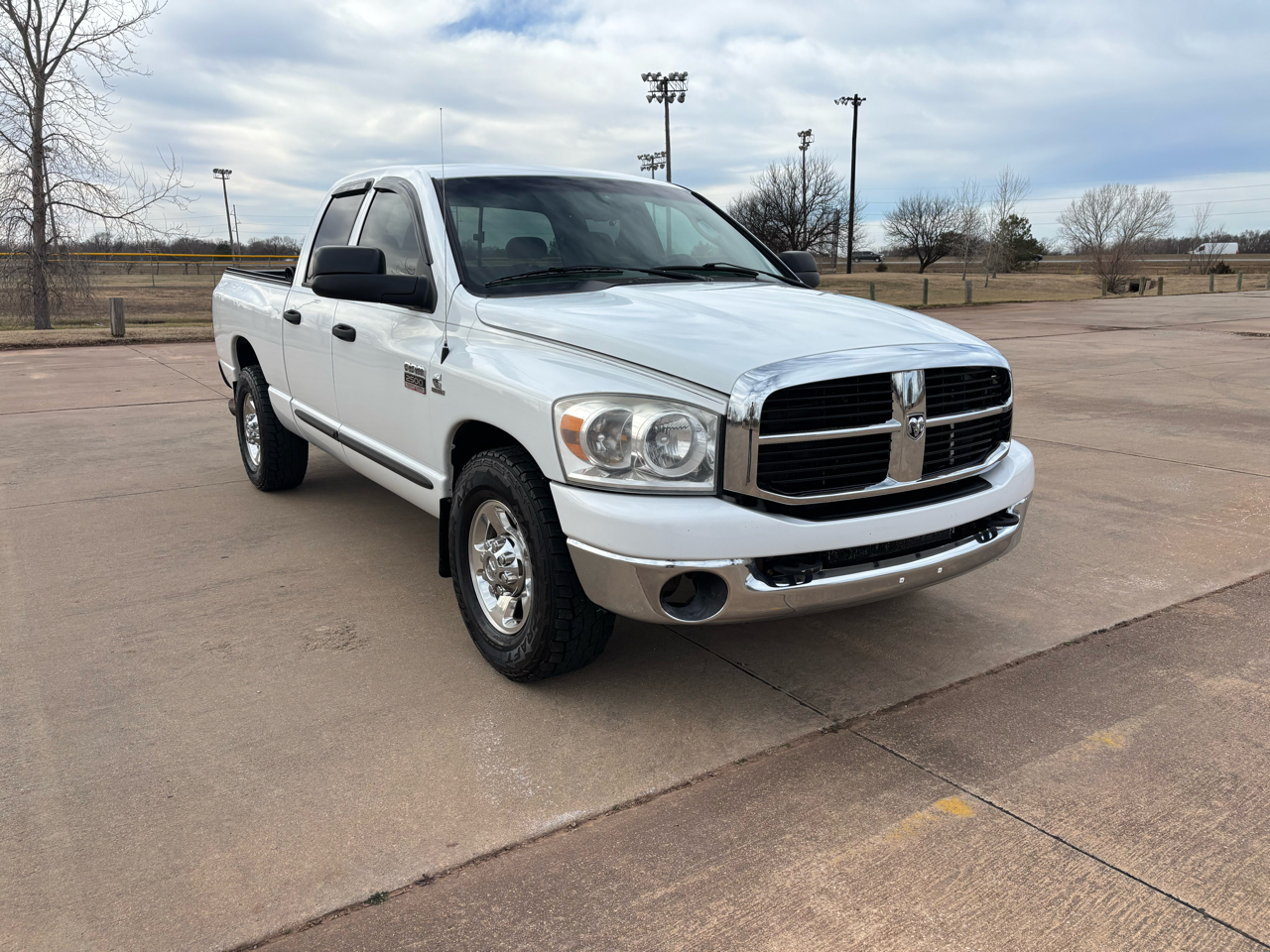 Dodge Ram 2500 2WD Quad Cab 140.5" SLT 2007