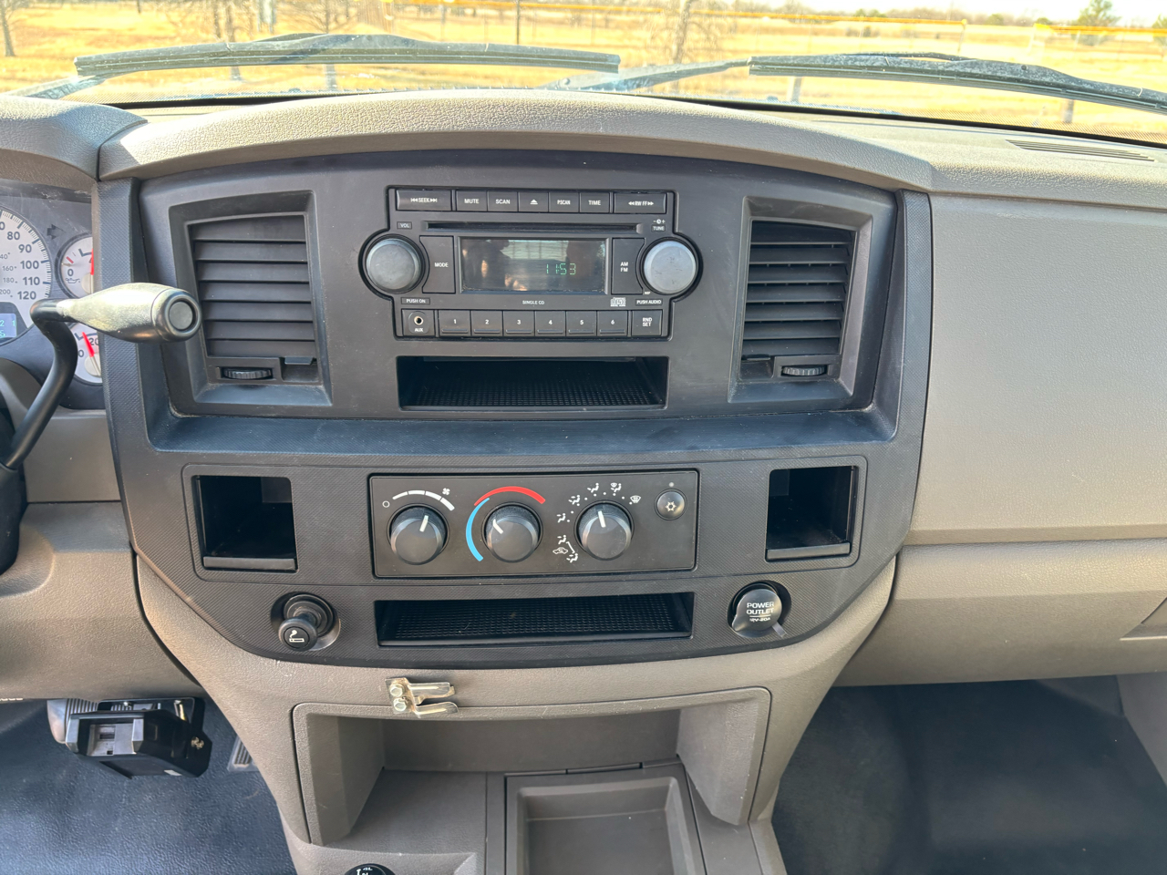 Dodge Ram 2500 4dr Quad Cab 160.5 4WD ST 2006