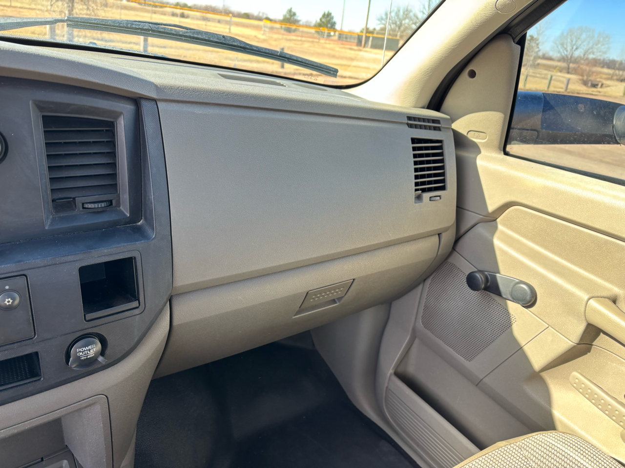 Dodge Ram 2500 4dr Quad Cab 160.5 4WD ST 2006