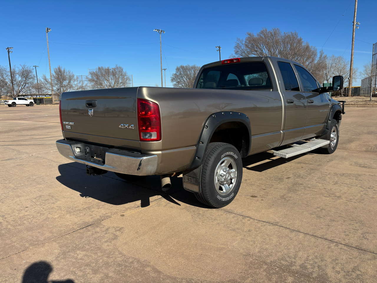 Dodge Ram 2500 4dr Quad Cab 160.5 4WD ST 2006