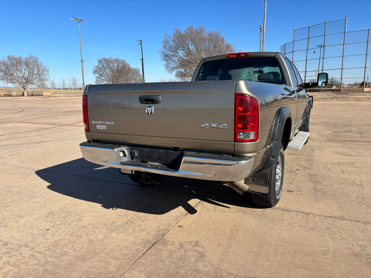 Dodge Ram 2500 4dr Quad Cab 160.5 4WD ST 2006