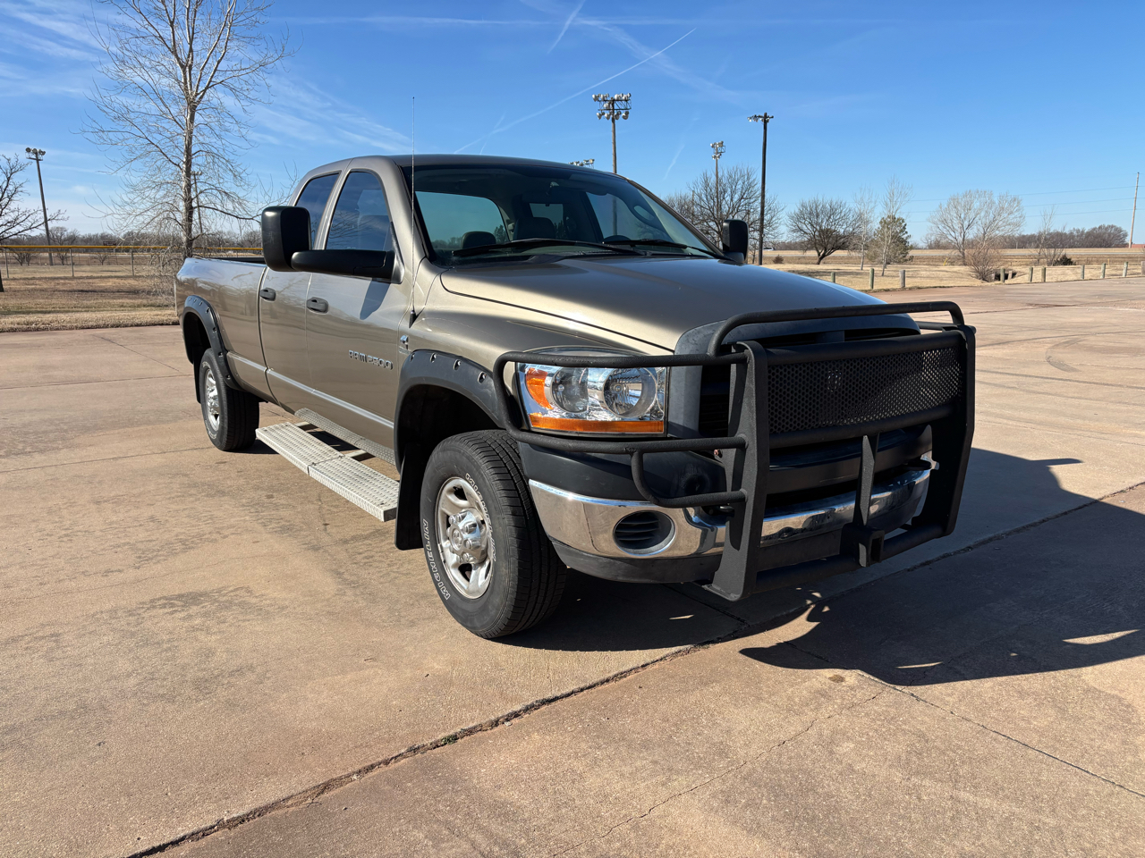 Dodge Ram 2500 4dr Quad Cab 160.5 4WD ST 2006