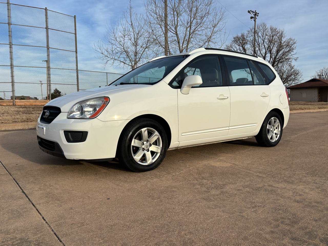 Kia Rondo 4dr I4 Auto LX 2007