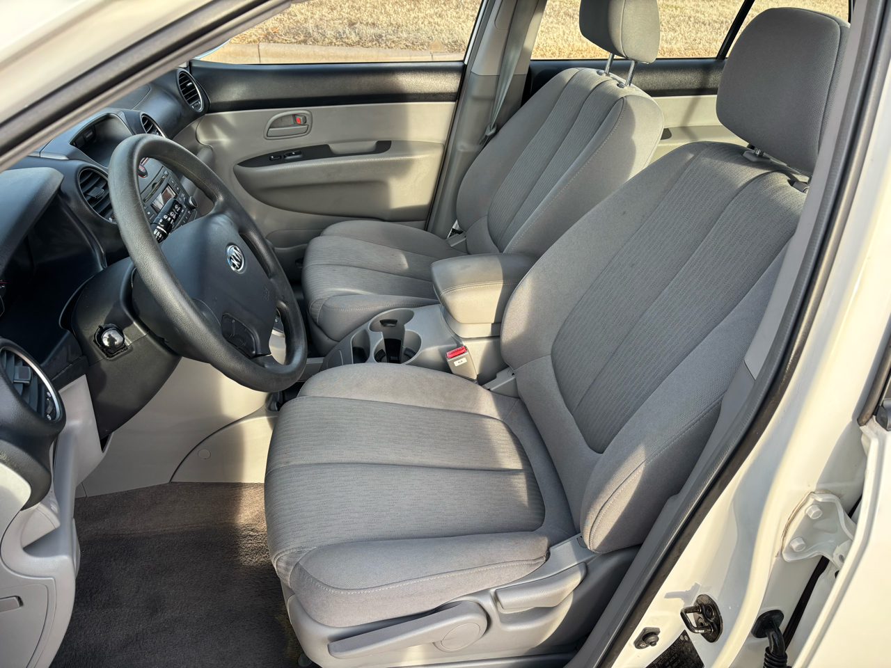 Kia Rondo 4dr I4 Auto LX 2007