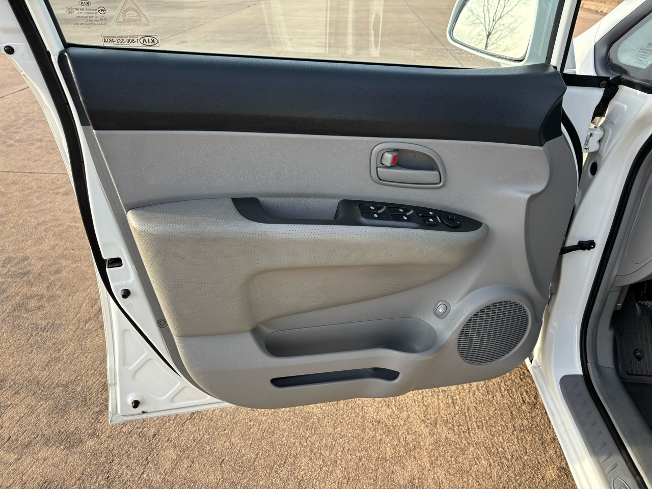 Kia Rondo 4dr I4 Auto LX 2007