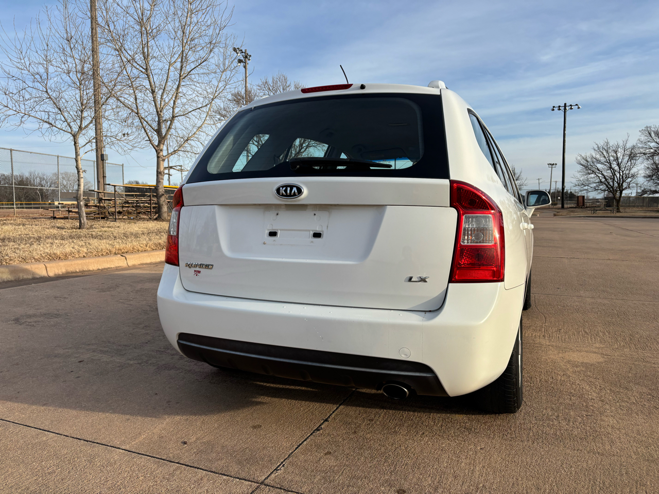 Kia Rondo 4dr I4 Auto LX 2007