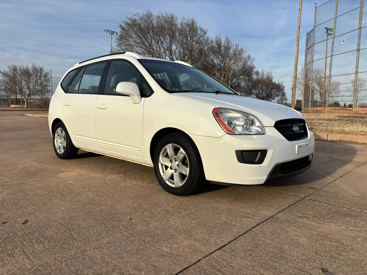 Kia Rondo 4dr I4 Auto LX 2007