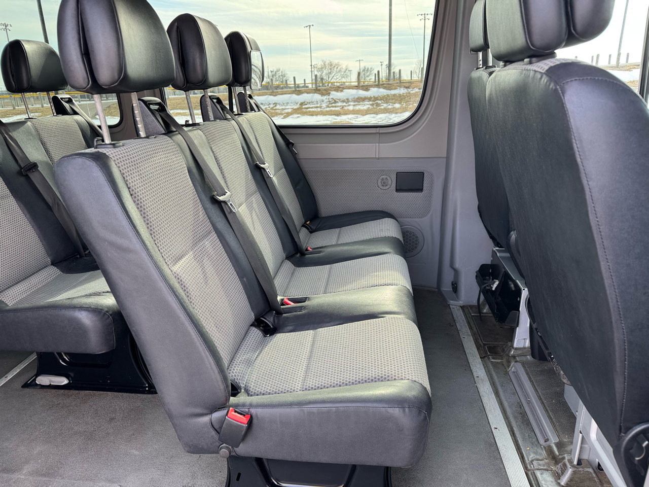 Dodge Sprinter Wagon 2500 144" 2007