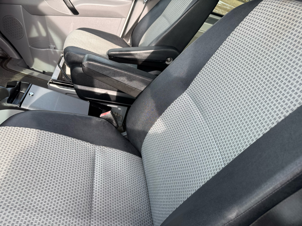 Dodge Sprinter Wagon 2500 144" 2007