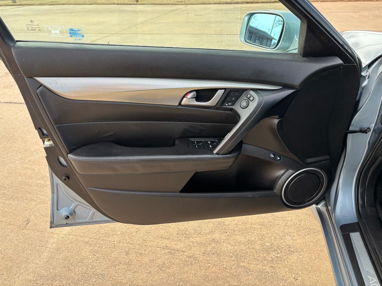 Acura TL 4dr Sdn 2WD Tech 2009