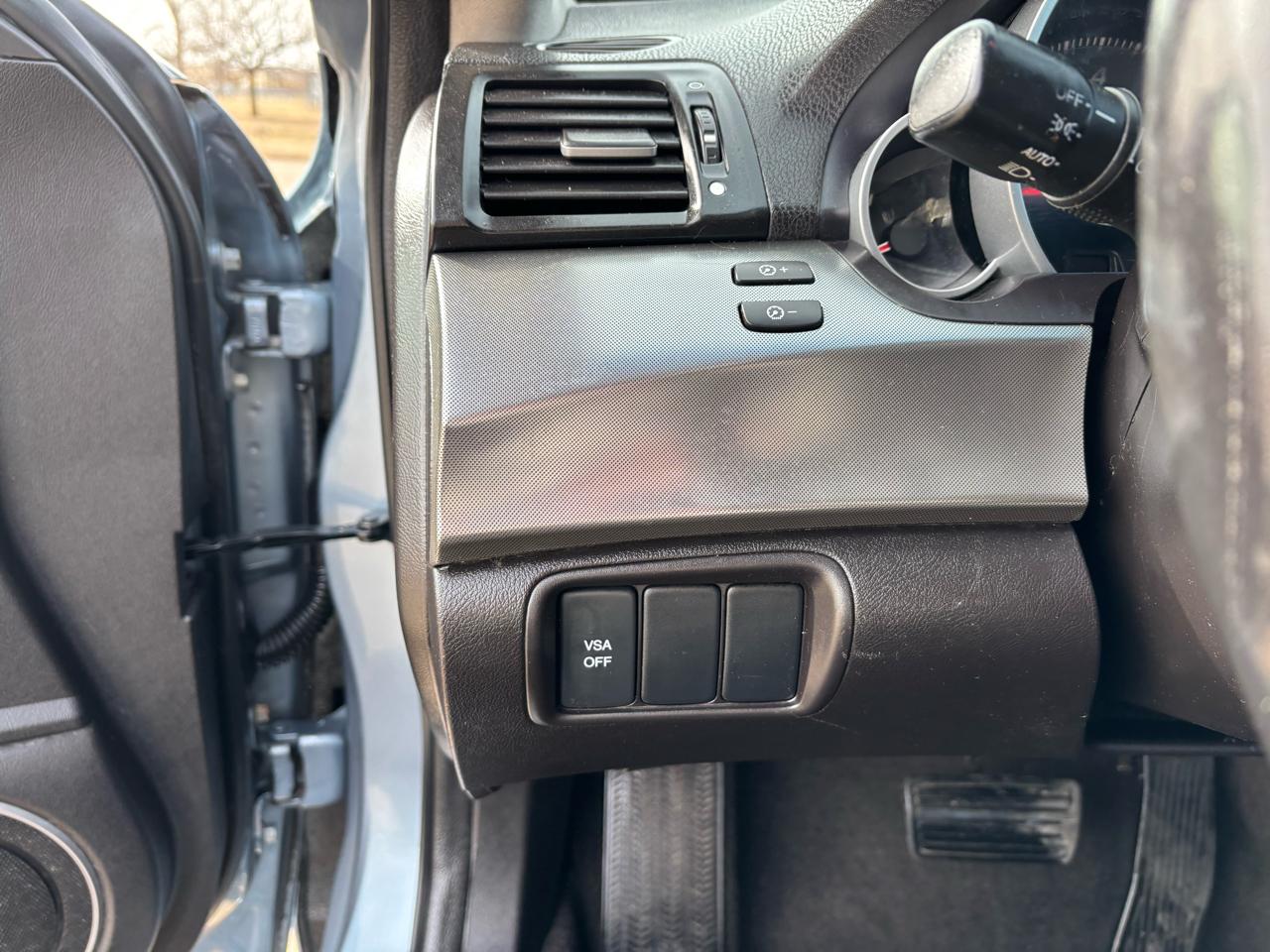 Acura TL 4dr Sdn 2WD Tech 2009