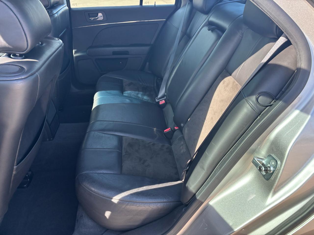 Cadillac STS-V 4dr Sdn 2006