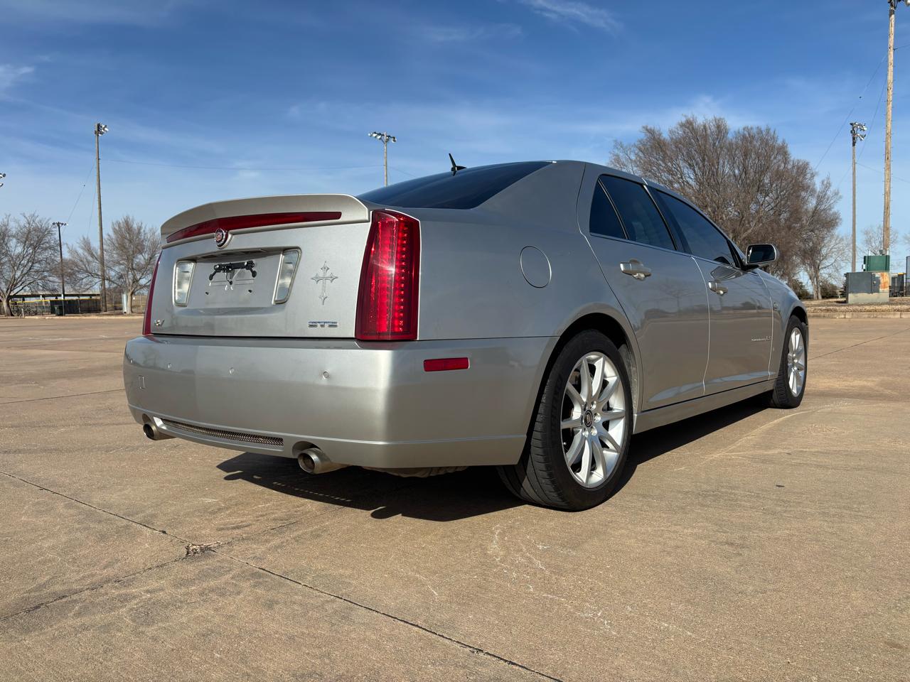 Cadillac STS-V 4dr Sdn 2006