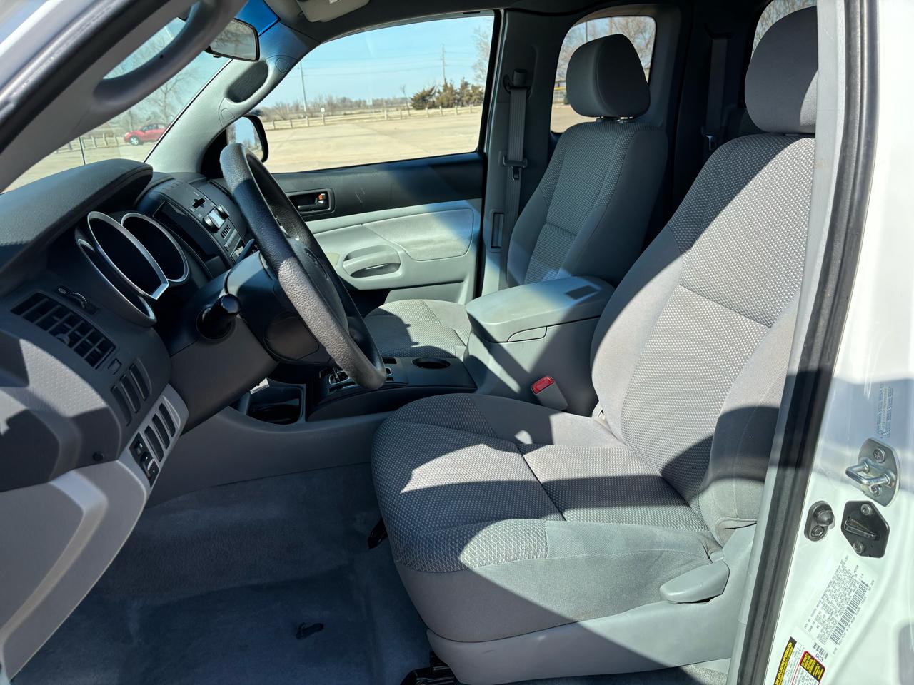 Toyota Tacoma 2WD Access I4 MT (Natl) 2008