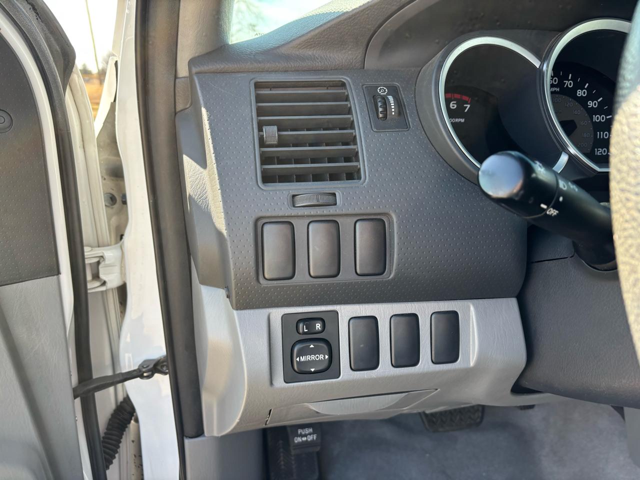 Toyota Tacoma 2WD Access I4 MT (Natl) 2008