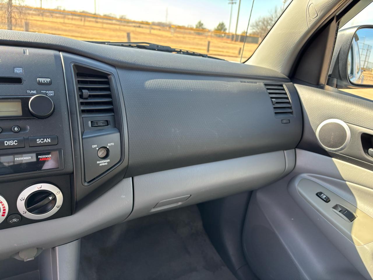 Toyota Tacoma 2WD Access I4 MT (Natl) 2008