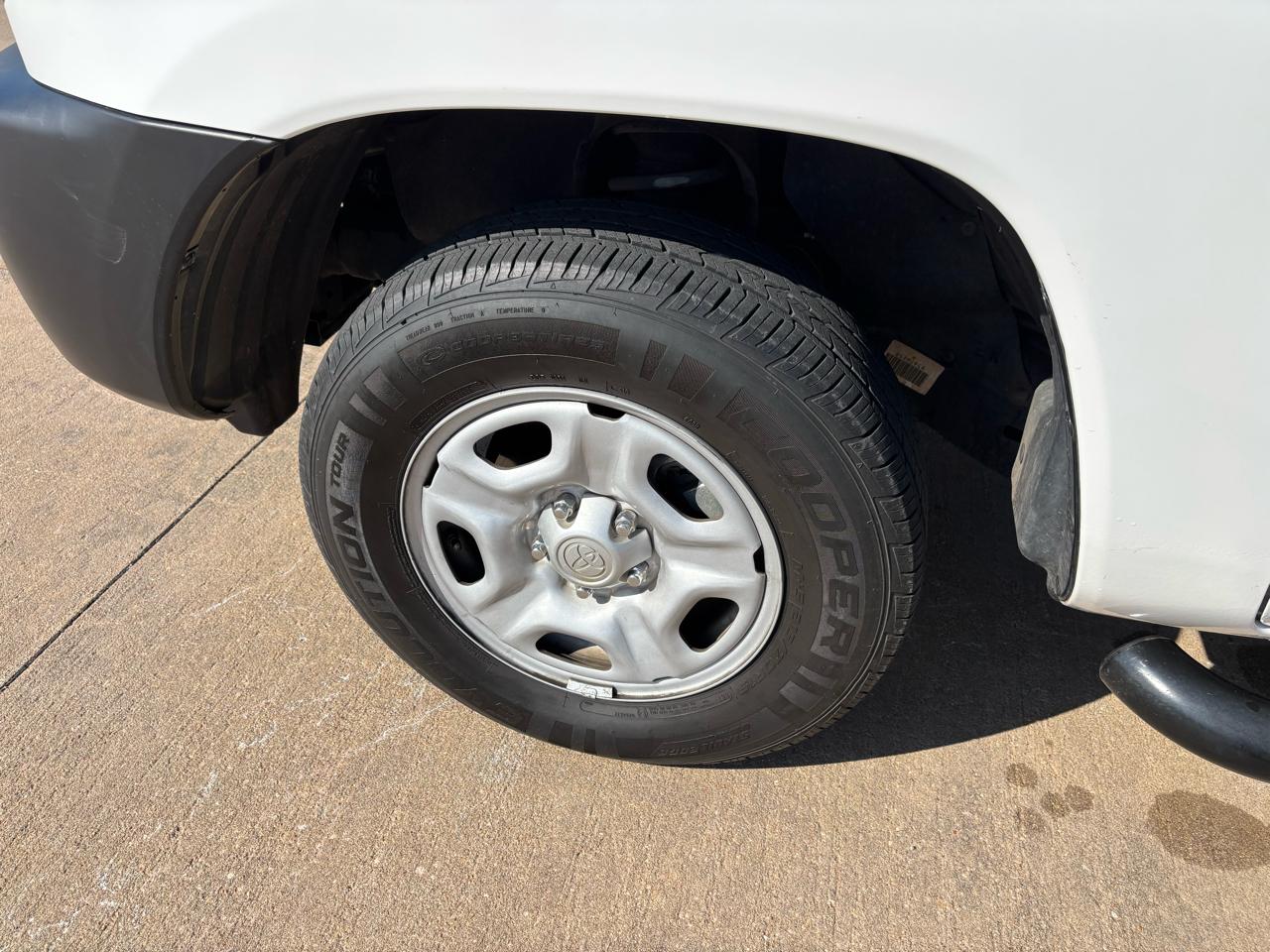 Toyota Tacoma 2WD Access I4 MT (Natl) 2008