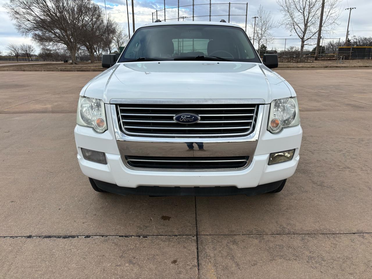 Ford Explorer 4WD 4dr V6 XLT 2009