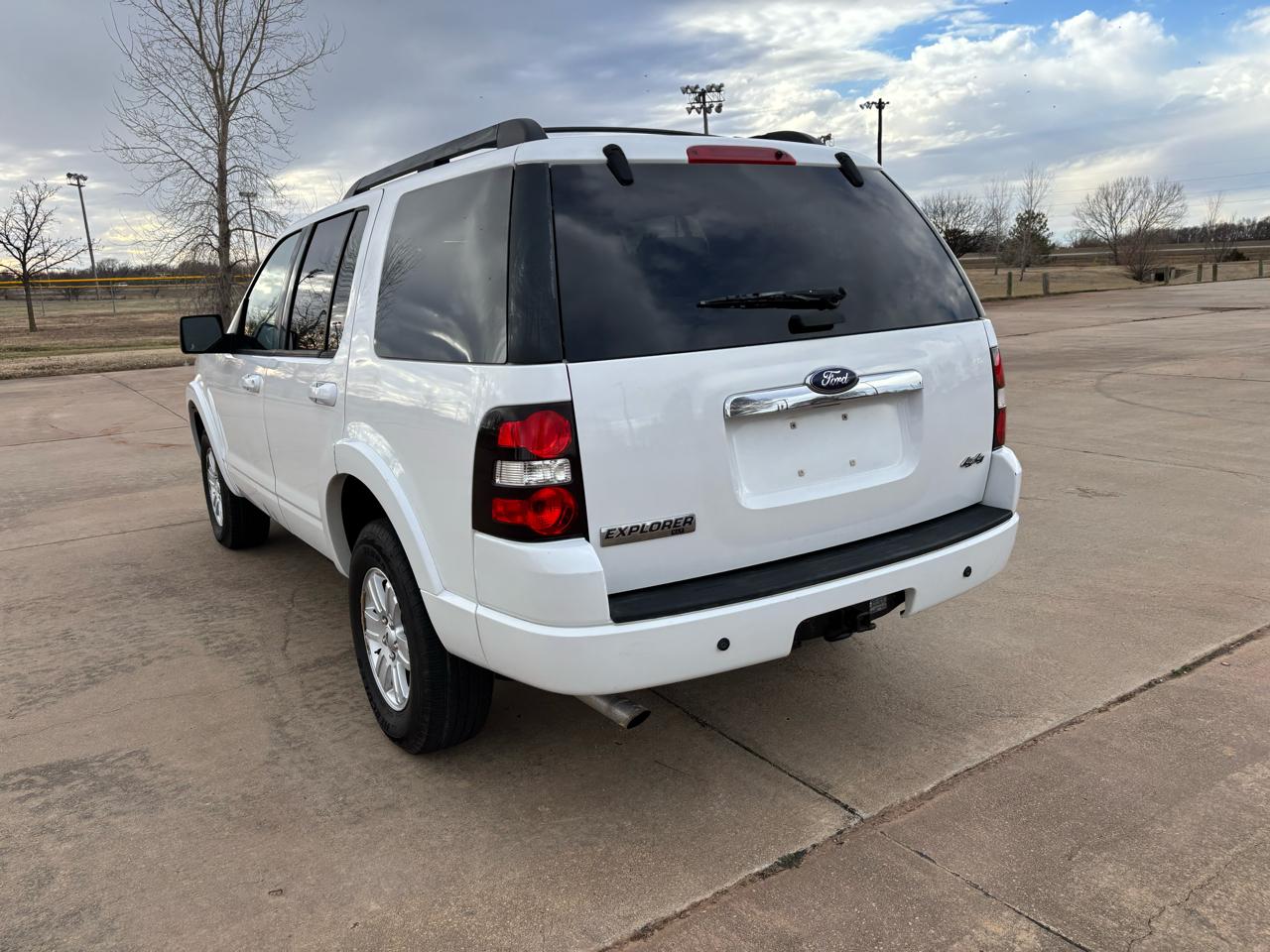 Ford Explorer 4WD 4dr V6 XLT 2009