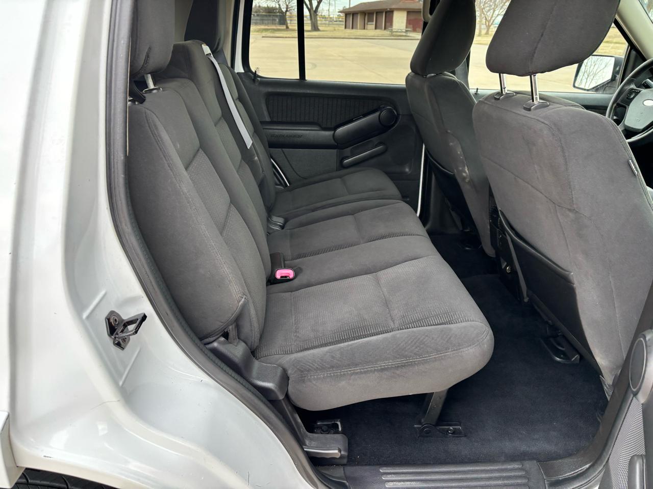 Ford Explorer 4WD 4dr V6 XLT 2009