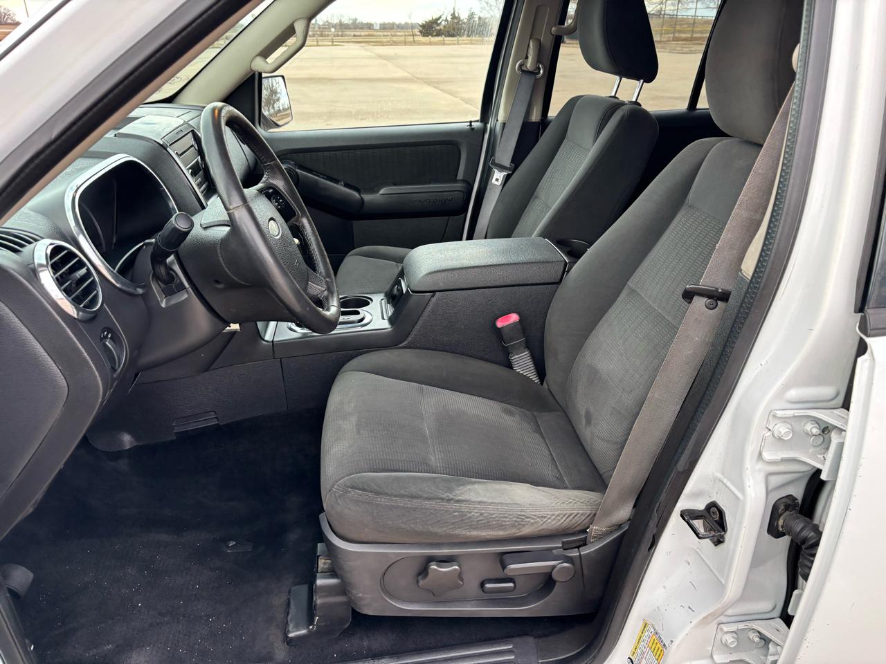 Ford Explorer 4WD 4dr V6 XLT 2009