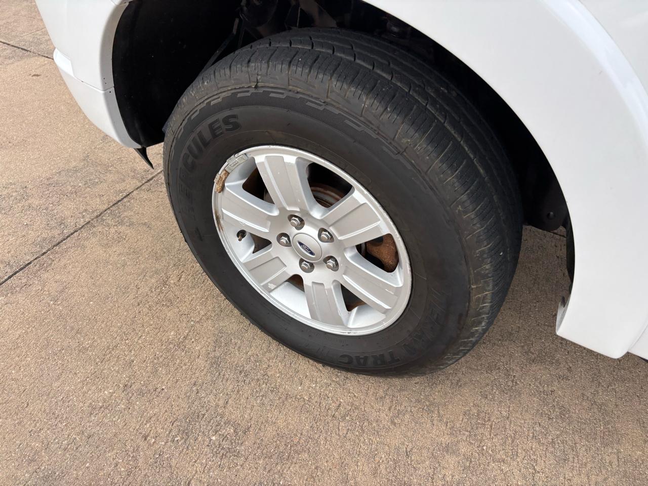 Ford Explorer 4WD 4dr V6 XLT 2009