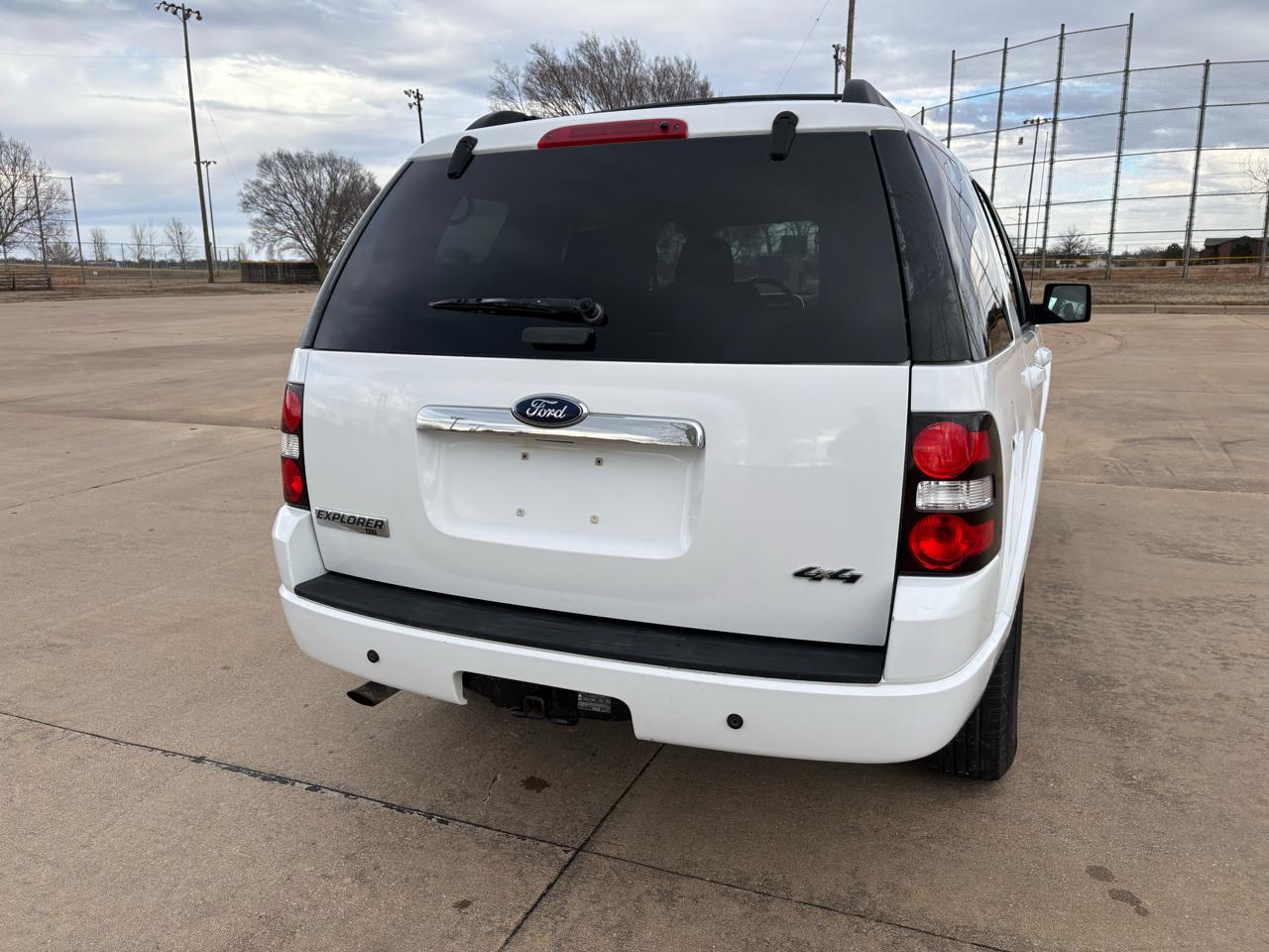 Ford Explorer 4WD 4dr V6 XLT 2009