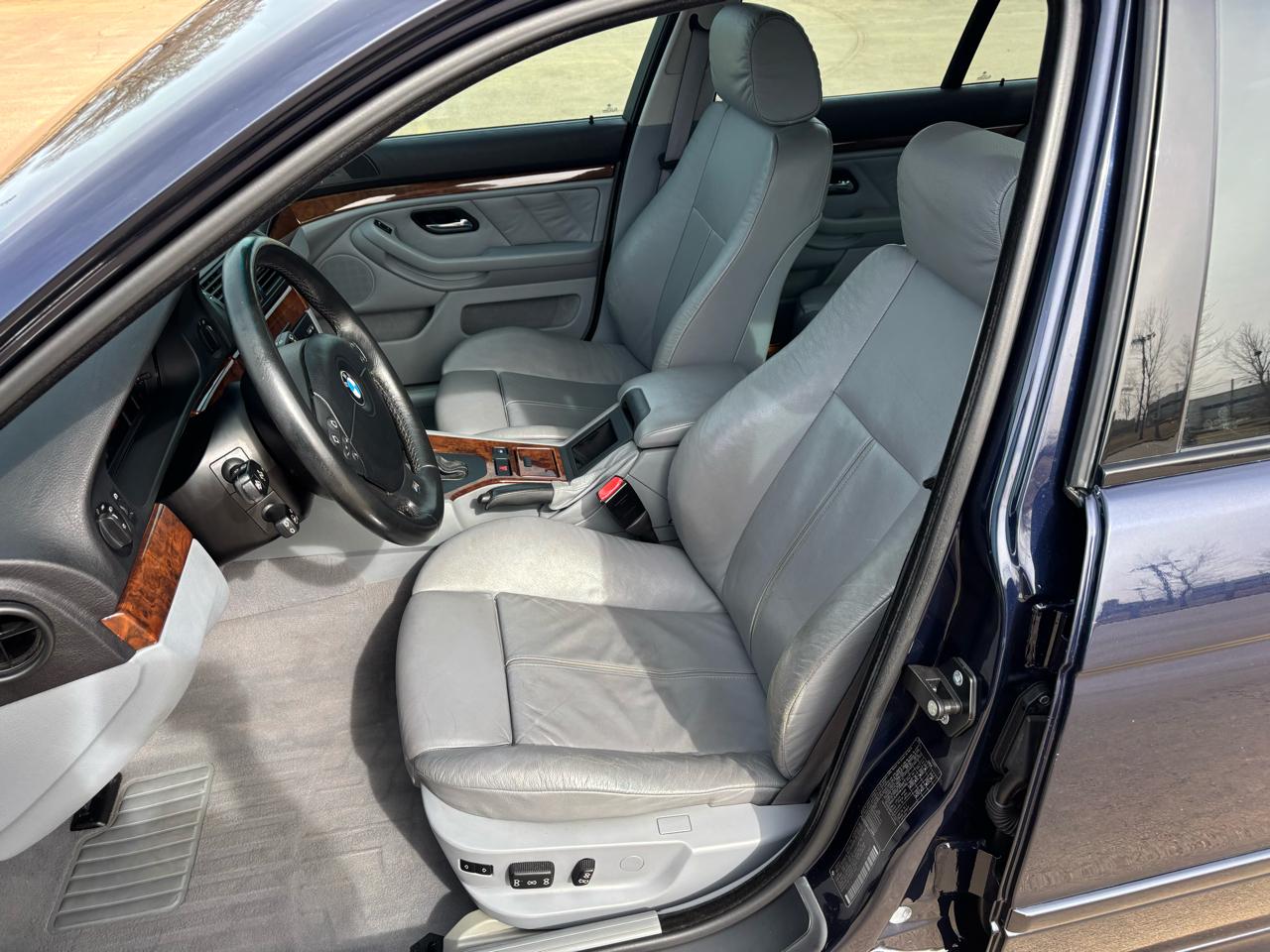 BMW 5 Series 540iA 4dr Sdn Auto 2001