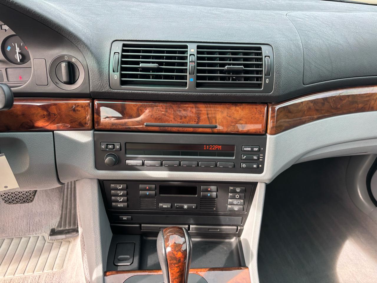 BMW 5 Series 540iA 4dr Sdn Auto 2001