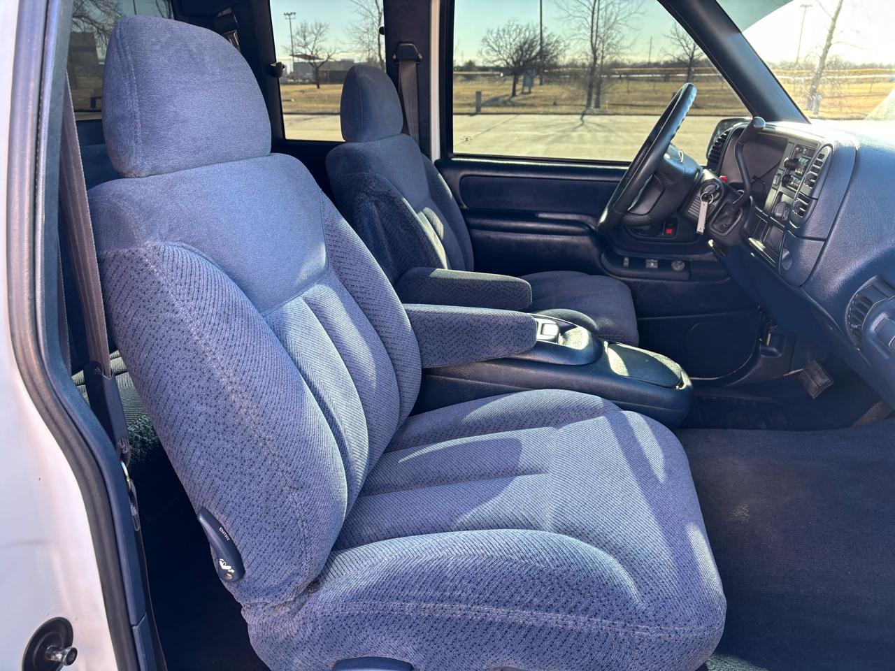 Chevrolet C/K 1500 Ext Cab 141.5" WB 1995