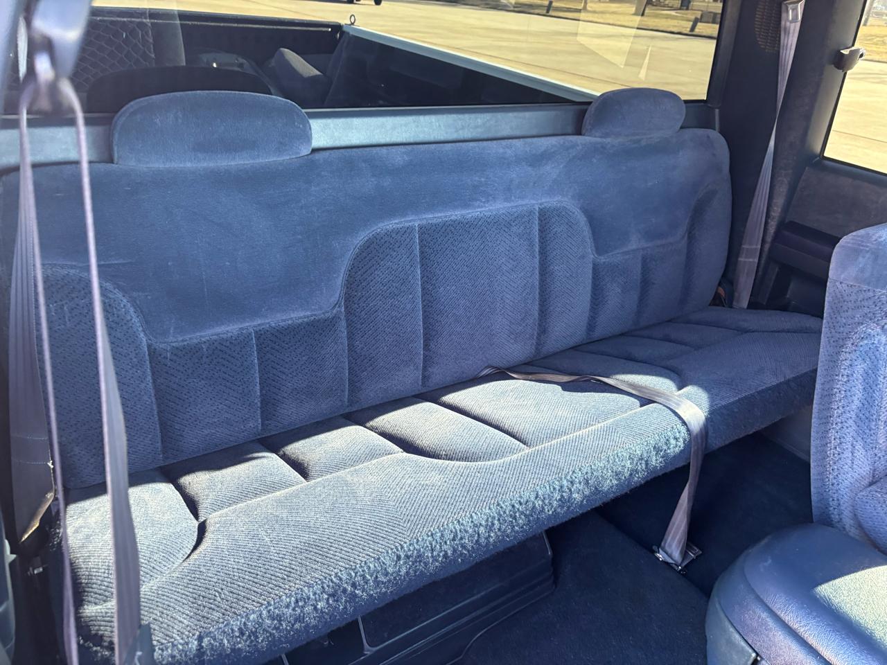 Chevrolet C/K 1500 Ext Cab 141.5" WB 1995