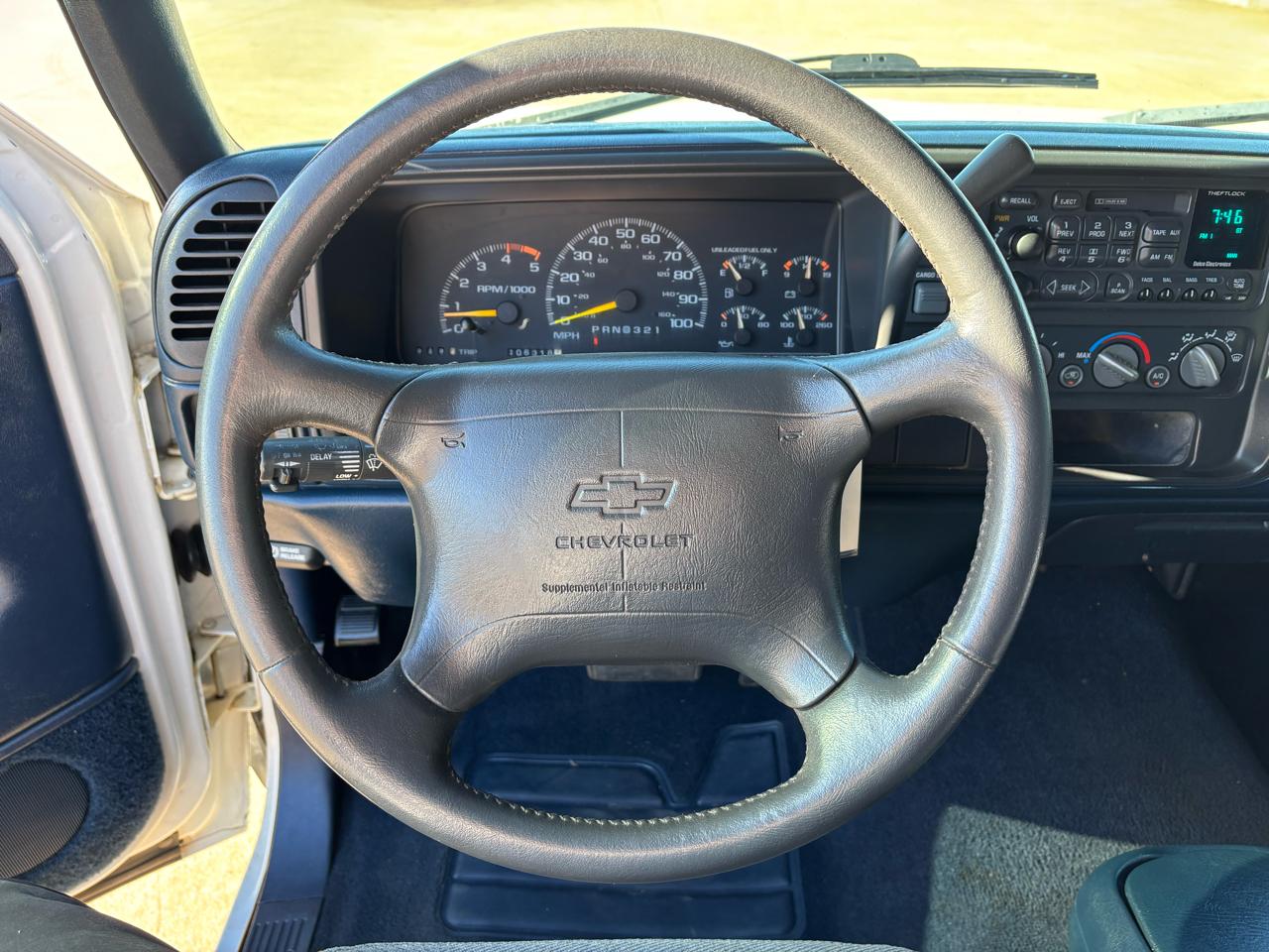 Chevrolet C/K 1500 Ext Cab 141.5" WB 1995